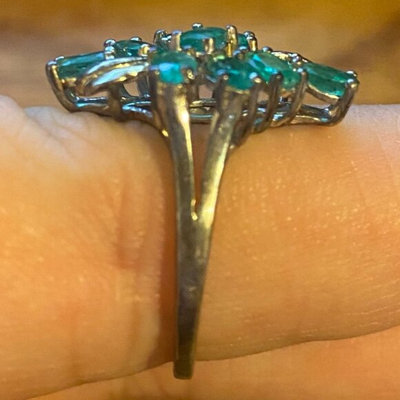 Ring Emeralds Size 8 9 Stones 4.82 Carats Sterling Silver 925 SIS Vintage - Picture 3 of 16